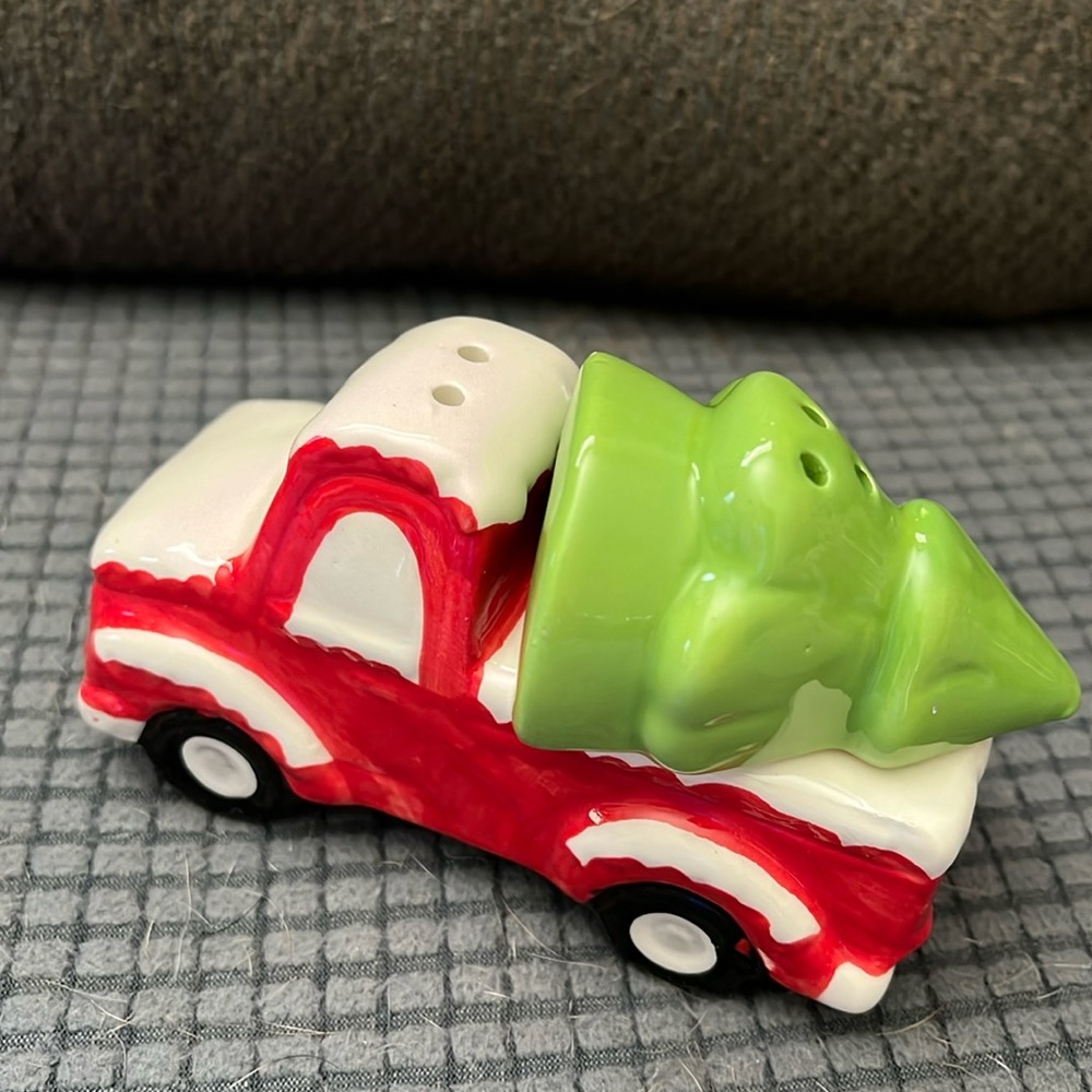 Christmas Truck, Kirklands salt @ pepper set.